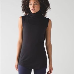 Lululemon Locarno Sleeveless Turtleneck size 8